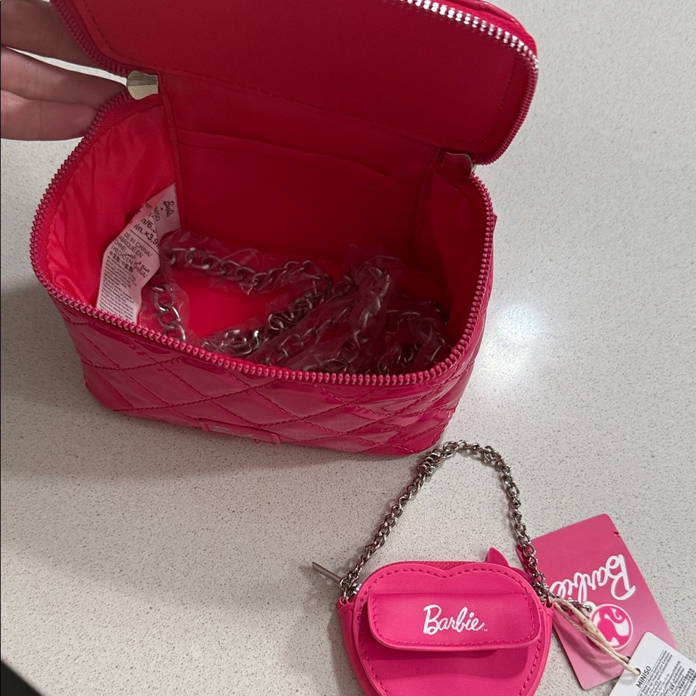 Barbie Hot Pink Quilted Cosmetic Case - Picture 4 of 6